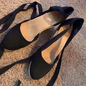 Old Navy Tie Up Wedges